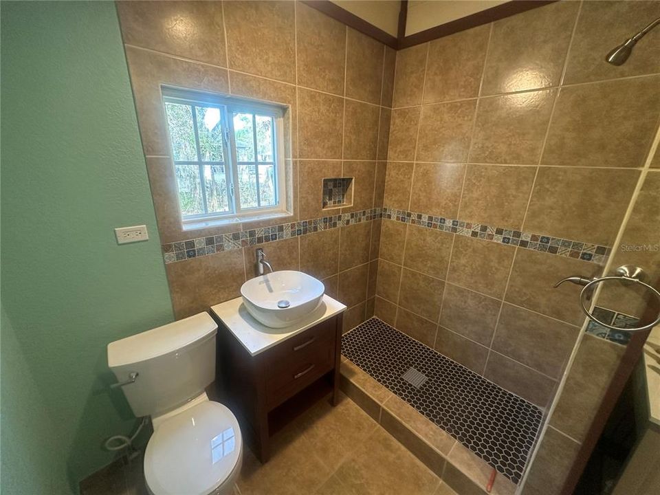 For Sale: $359,000 (3 beds, 2 baths, 1297 Square Feet)
