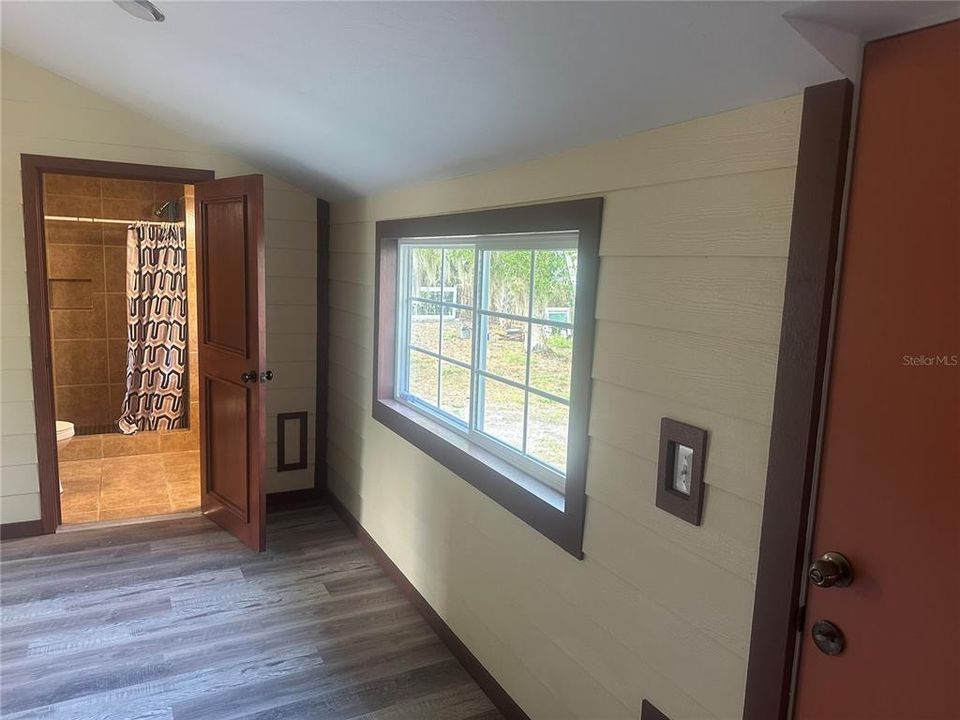 For Sale: $359,000 (3 beds, 2 baths, 1297 Square Feet)