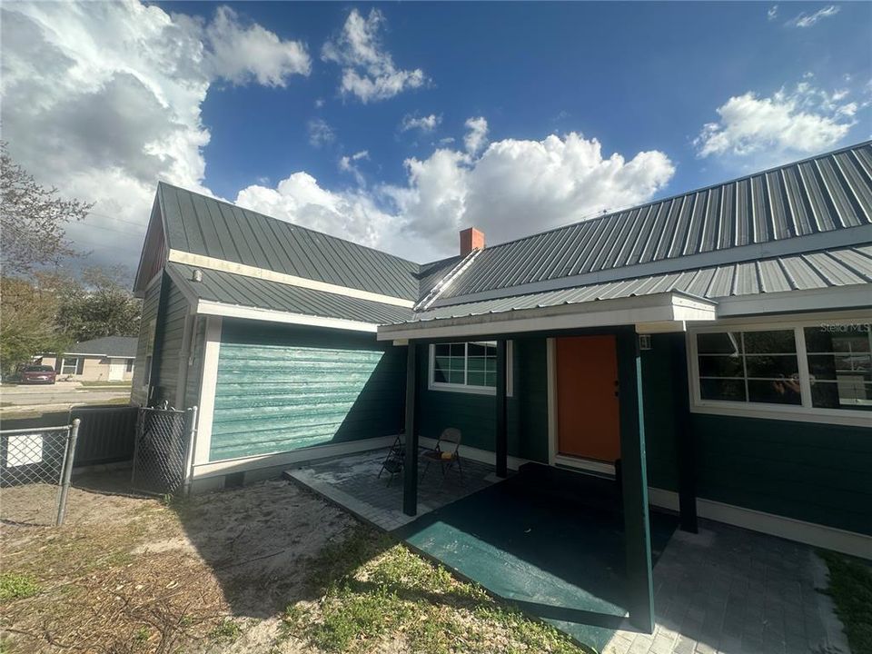 For Sale: $359,000 (3 beds, 2 baths, 1297 Square Feet)