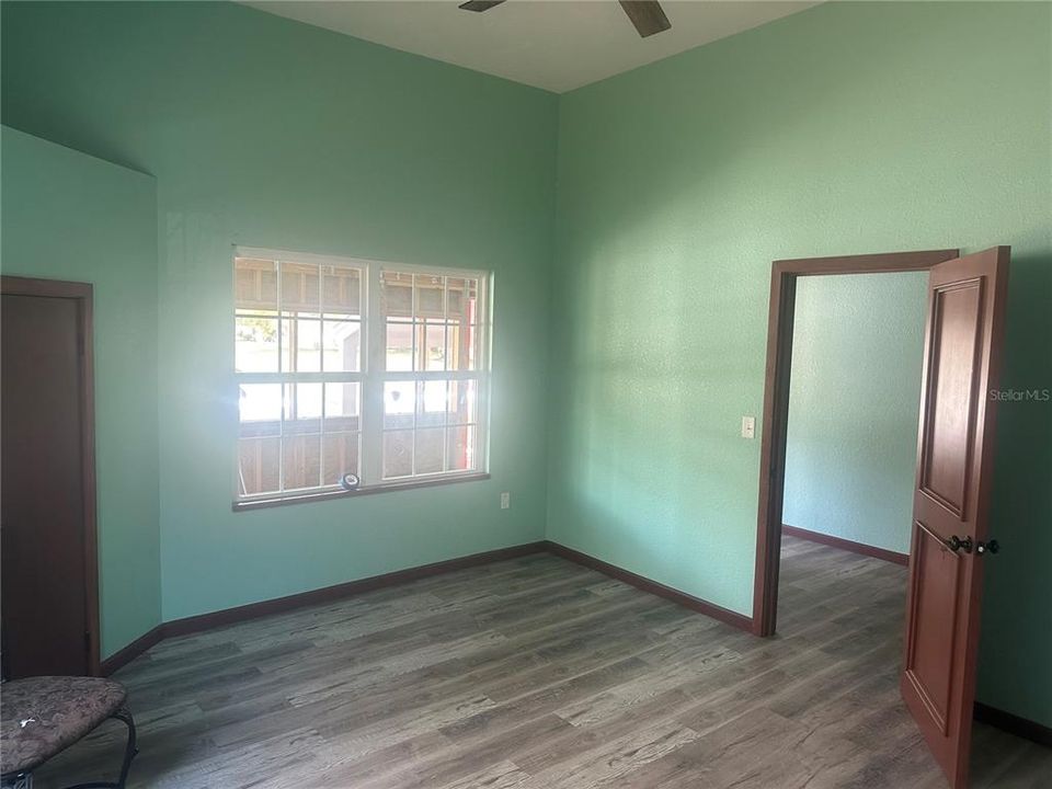 For Sale: $359,000 (3 beds, 2 baths, 1297 Square Feet)