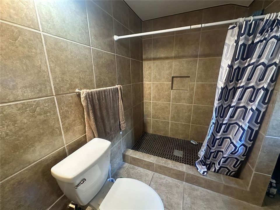 For Sale: $359,000 (3 beds, 2 baths, 1297 Square Feet)