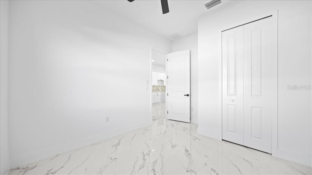 待售: $549,900 (6 贝兹, 0 浴室, 2498 平方英尺)