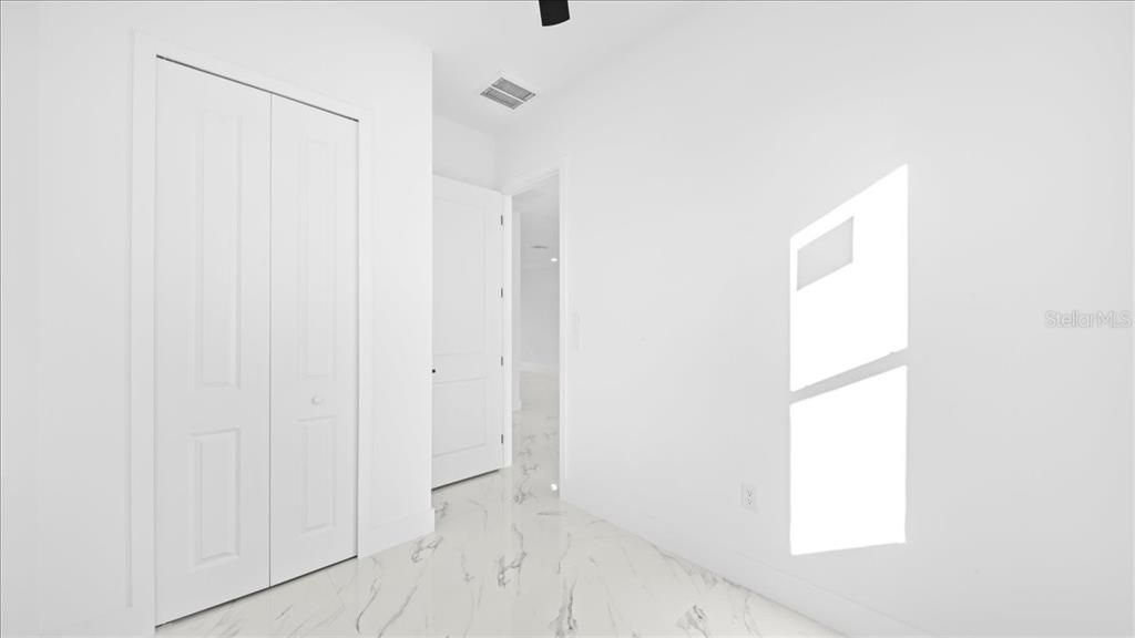 待售: $549,900 (6 贝兹, 0 浴室, 2498 平方英尺)