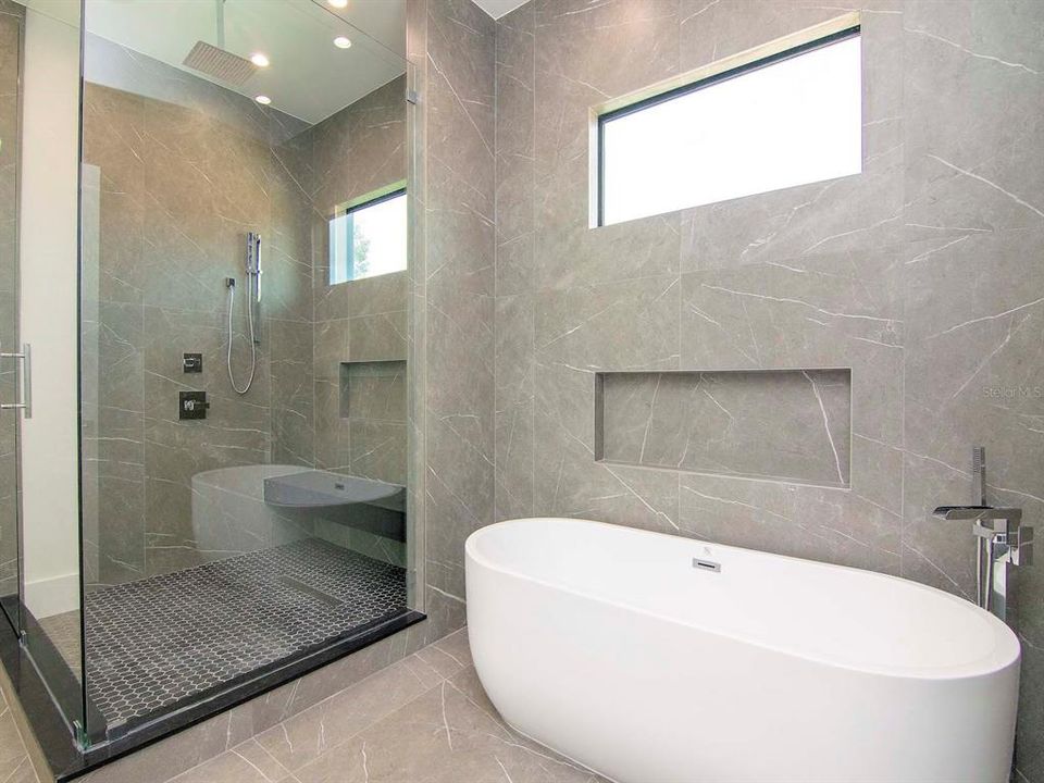 For Sale: $5,149,000 (4 beds, 5 baths, 4565 Square Feet)