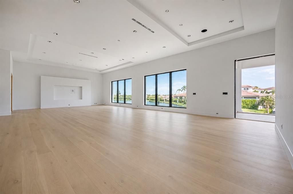 For Sale: $5,149,000 (4 beds, 5 baths, 4565 Square Feet)