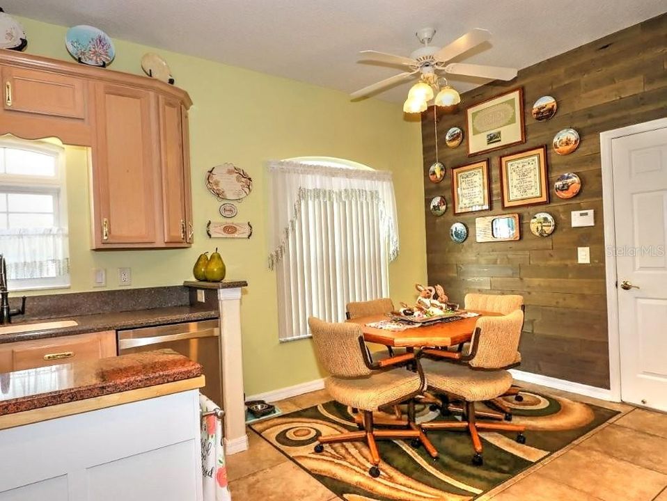 Active With Contract: $295,000 (3 beds, 2 baths, 1680 Square Feet)