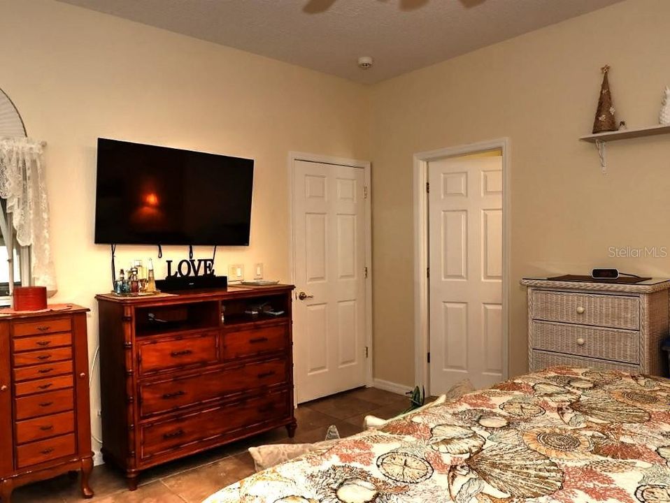 Active With Contract: $295,000 (3 beds, 2 baths, 1680 Square Feet)