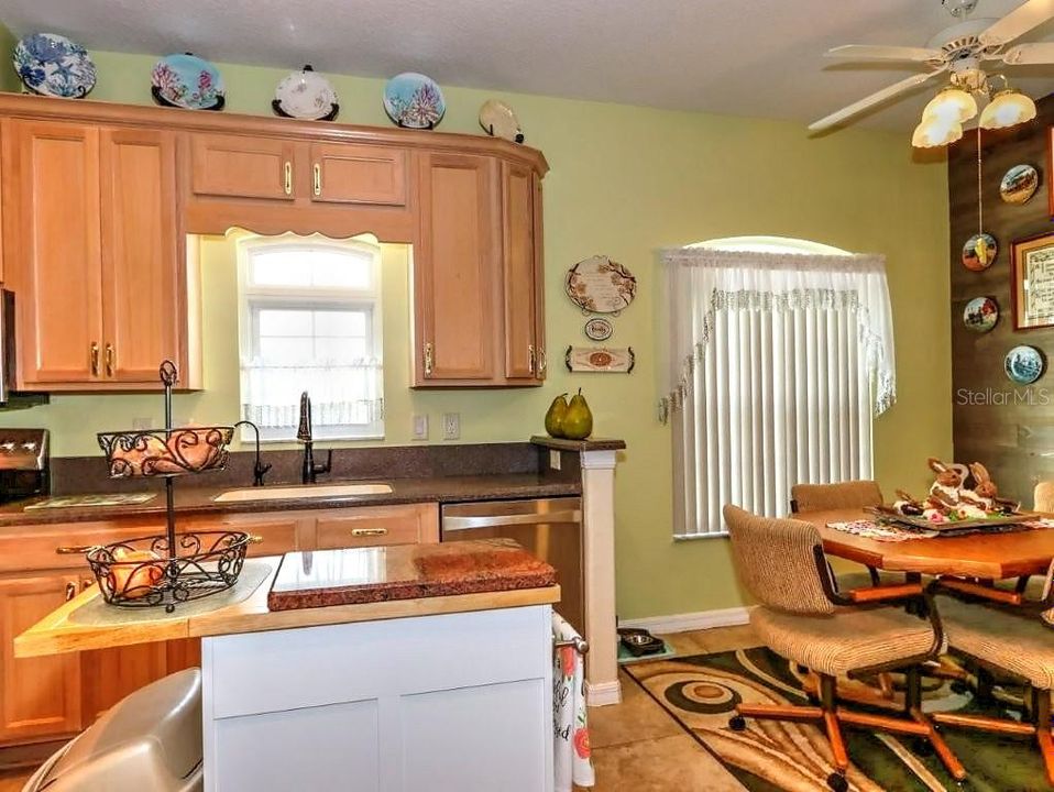 Active With Contract: $295,000 (3 beds, 2 baths, 1680 Square Feet)