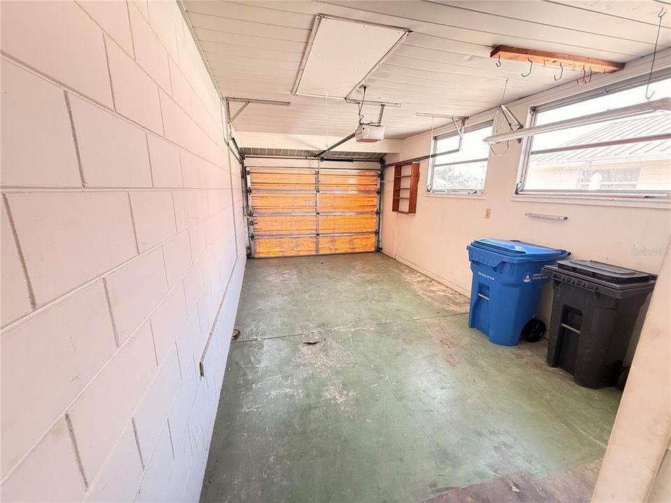 Activo con contrato: $1,800 (2 camas, 2 baños, 1358 Pies cuadrados)