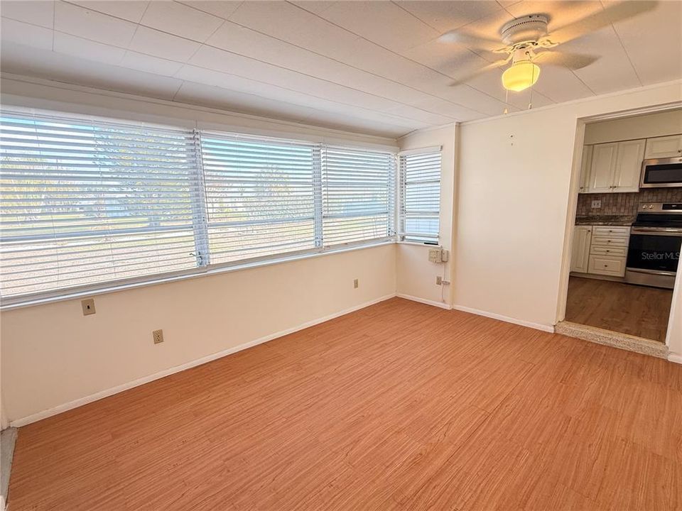 Activo con contrato: $1,800 (2 camas, 2 baños, 1358 Pies cuadrados)