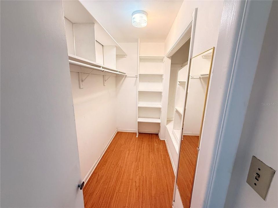 Activo con contrato: $1,800 (2 camas, 2 baños, 1358 Pies cuadrados)