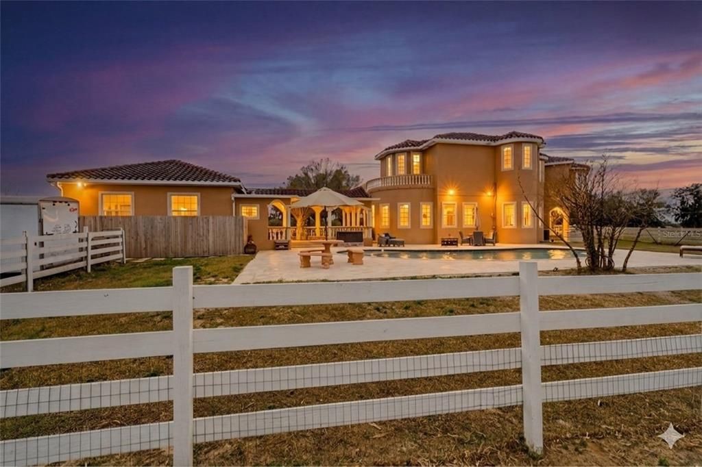 For Sale: $1,650,000 (4 beds, 5 baths, 3876 Square Feet)