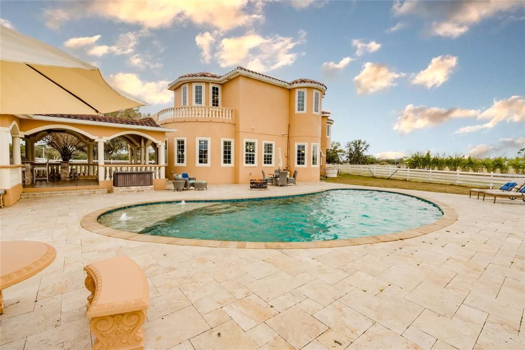 For Sale: $1,650,000 (4 beds, 5 baths, 3876 Square Feet)