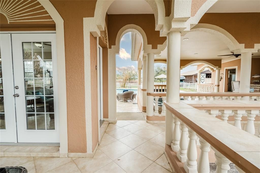 For Sale: $1,650,000 (4 beds, 5 baths, 3876 Square Feet)