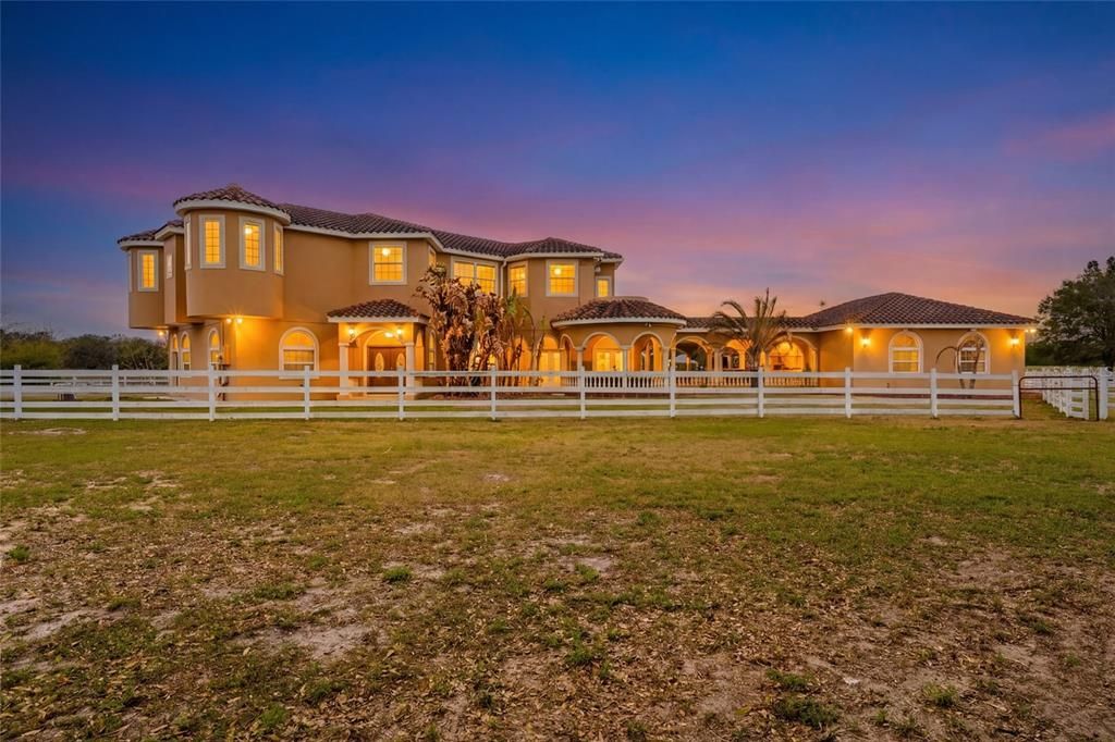 For Sale: $1,650,000 (4 beds, 5 baths, 3876 Square Feet)