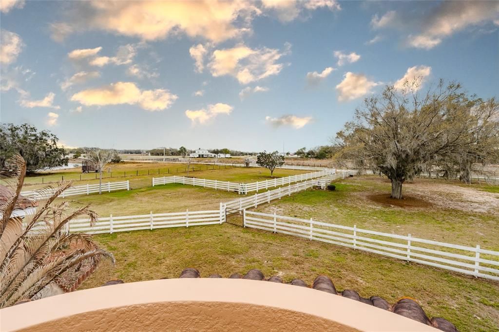 For Sale: $1,650,000 (4 beds, 5 baths, 3876 Square Feet)