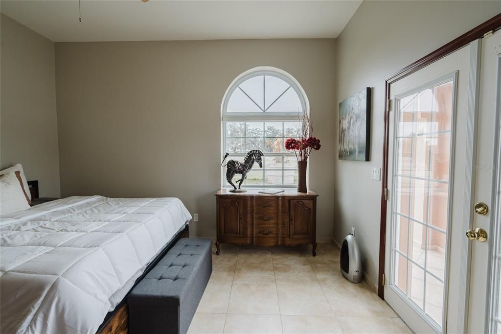 For Sale: $1,650,000 (4 beds, 5 baths, 3876 Square Feet)