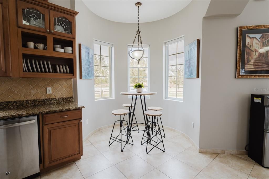 For Sale: $1,650,000 (4 beds, 5 baths, 3876 Square Feet)