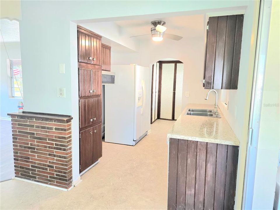 На продажу: $318,999 (3 спален, 2 ванн, 1161 Квадратных фут)