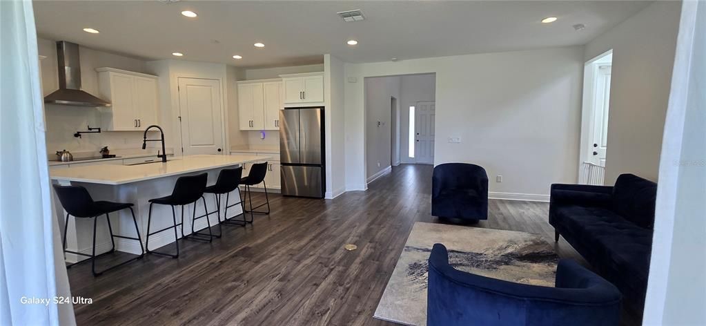 For Rent: $3,499 (4 beds, 3 baths, 2827 Square Feet)