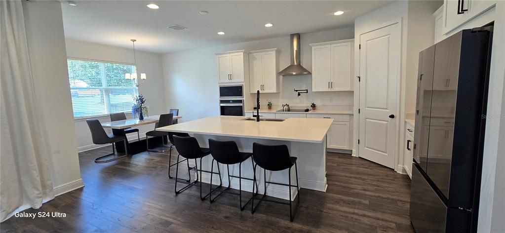 For Rent: $3,499 (4 beds, 3 baths, 2827 Square Feet)
