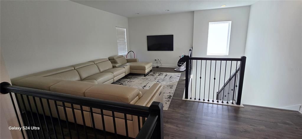 For Rent: $3,499 (4 beds, 3 baths, 2827 Square Feet)