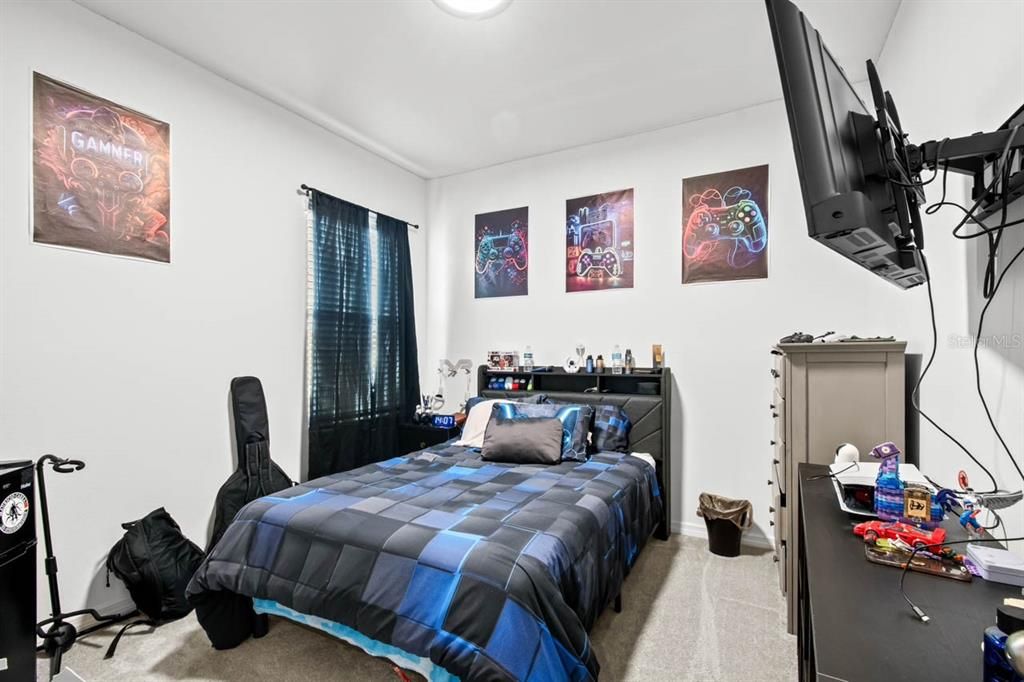En Renta: $2,450 (4 camas, 3 baños, 1976 Pies cuadrados)