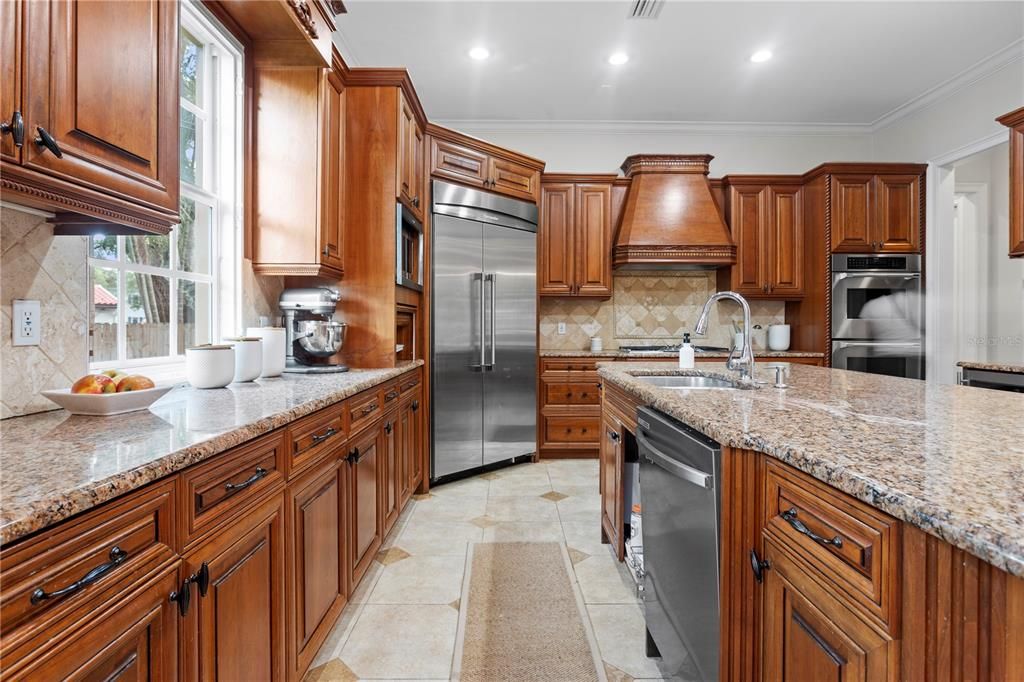 Activo con contrato: $1,750,000 (5 camas, 5 baños, 4849 Pies cuadrados)