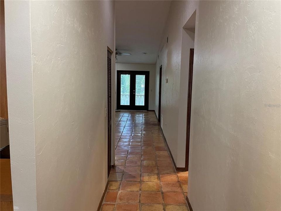 В аренду: $1,700 (2 спален, 2 ванн, 992 Квадратных фут)