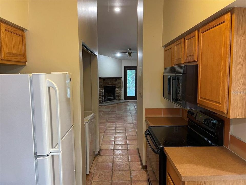 В аренду: $1,700 (2 спален, 2 ванн, 992 Квадратных фут)