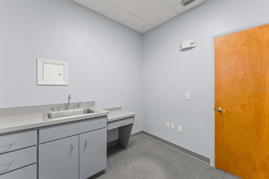 En Venta: $450,000 (0 camas, 0 baños, 2001 Pies cuadrados)