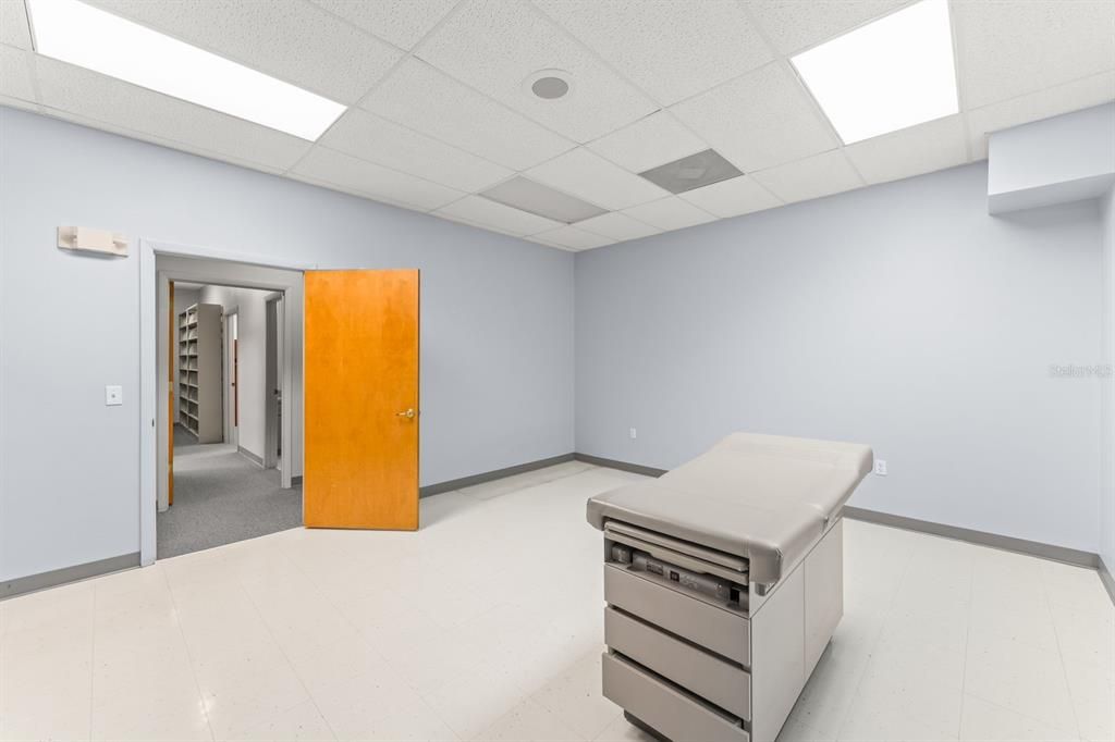 En Venta: $450,000 (0 camas, 0 baños, 2001 Pies cuadrados)