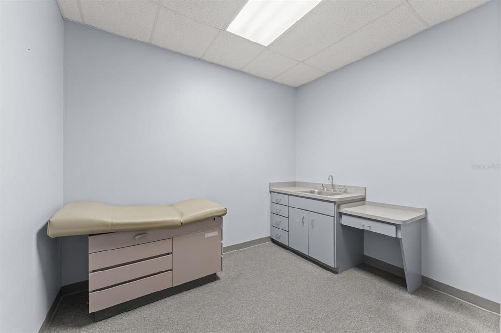 En Venta: $450,000 (0 camas, 0 baños, 2001 Pies cuadrados)