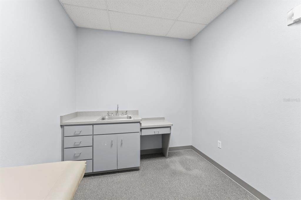 En Venta: $450,000 (0 camas, 0 baños, 2001 Pies cuadrados)