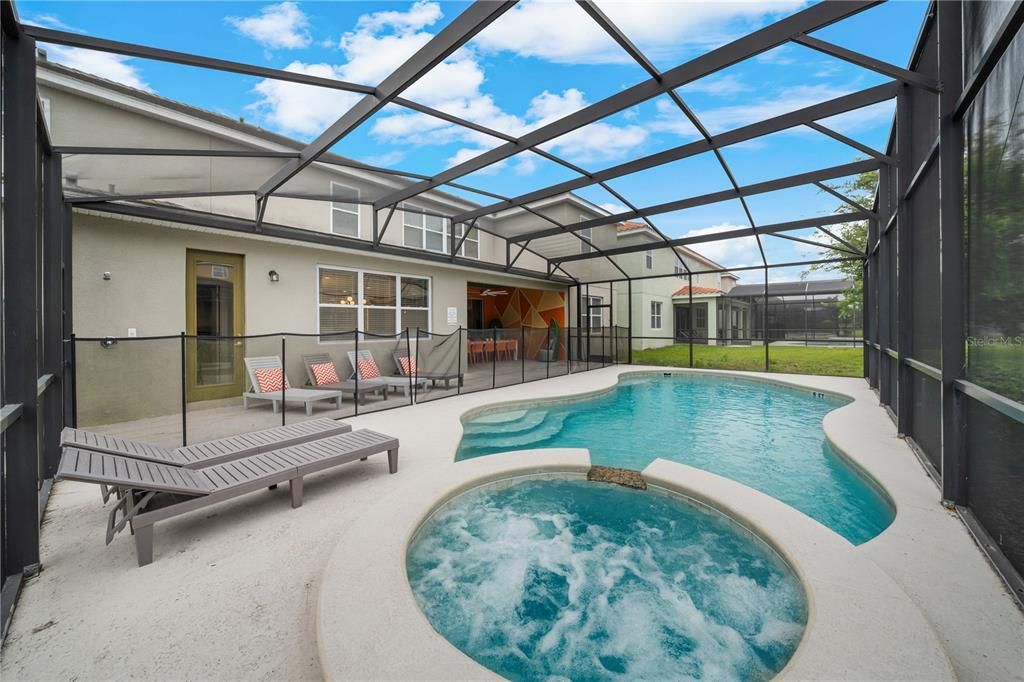 En Venta: $1,195,000 (13 camas, 10 baños, 5479 Pies cuadrados)