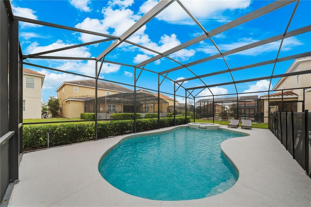 En Venta: $1,195,000 (13 camas, 10 baños, 5479 Pies cuadrados)