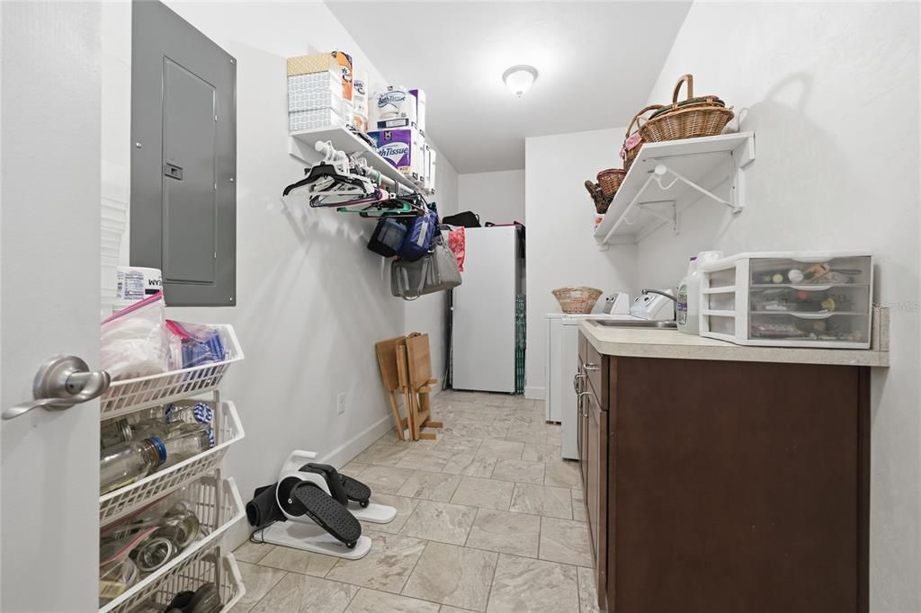 For Sale: $598,000 (3 beds, 2 baths, 1960 Square Feet)