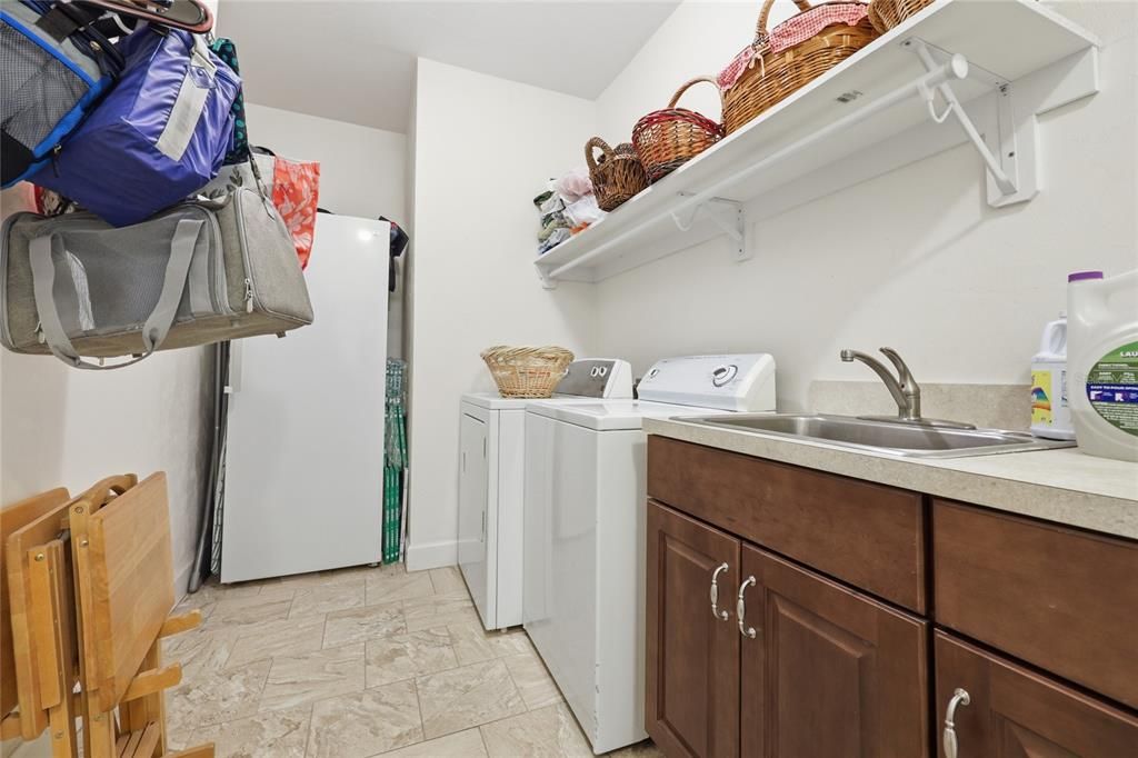 For Sale: $598,000 (3 beds, 2 baths, 1960 Square Feet)