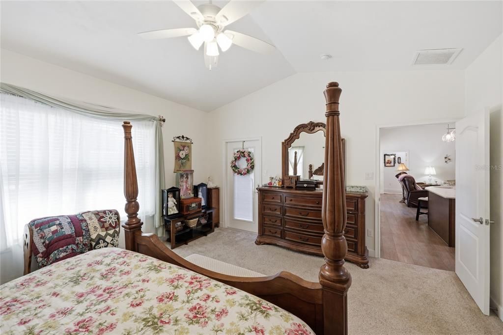 For Sale: $598,000 (3 beds, 2 baths, 1960 Square Feet)