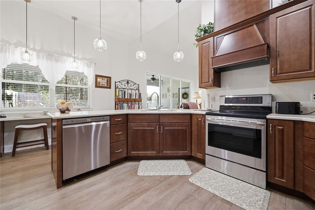 For Sale: $598,000 (3 beds, 2 baths, 1960 Square Feet)