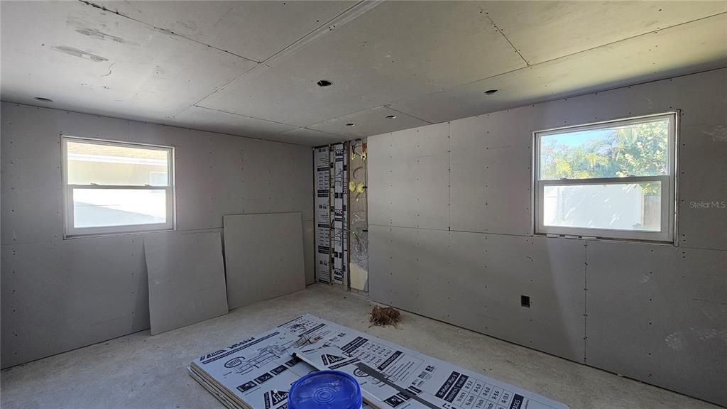 Active With Contract: $269,000 (3 beds, 2 baths, 1521 Square Feet)