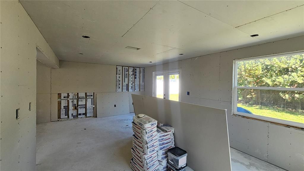 Active With Contract: $269,000 (3 beds, 2 baths, 1521 Square Feet)