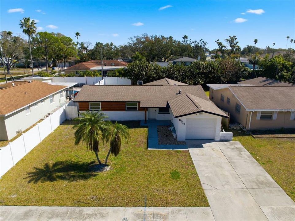 Active With Contract: $269,000 (3 beds, 2 baths, 1521 Square Feet)