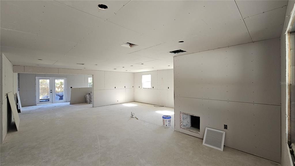 Active With Contract: $269,000 (3 beds, 2 baths, 1521 Square Feet)