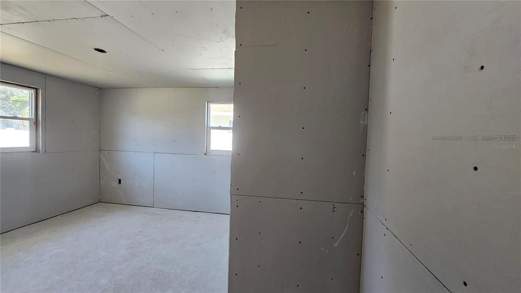 Active With Contract: $269,000 (3 beds, 2 baths, 1521 Square Feet)