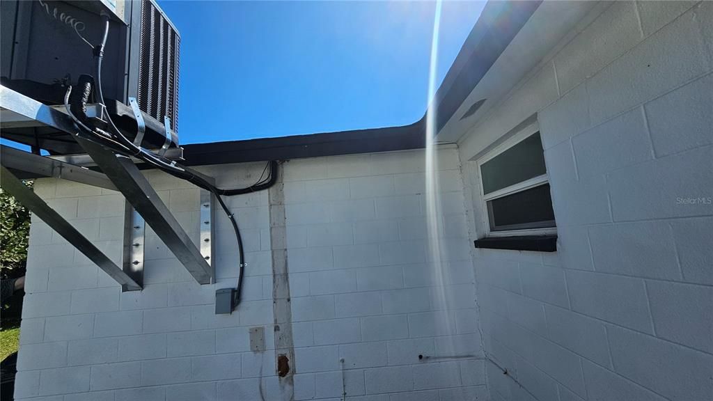 Active With Contract: $269,000 (3 beds, 2 baths, 1521 Square Feet)