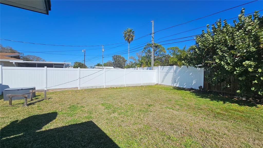 Active With Contract: $269,000 (3 beds, 2 baths, 1521 Square Feet)