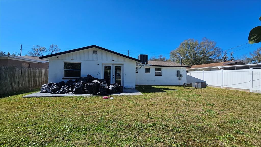 Active With Contract: $269,000 (3 beds, 2 baths, 1521 Square Feet)