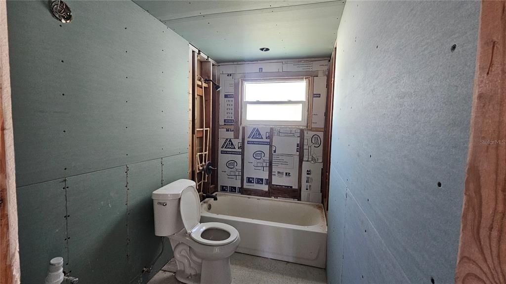 Active With Contract: $269,000 (3 beds, 2 baths, 1521 Square Feet)