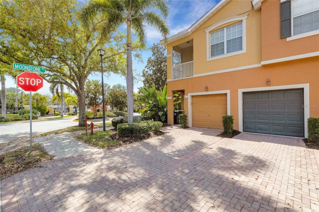 Activo con contrato: $230,000 (3 camas, 2 baños, 1146 Pies cuadrados)